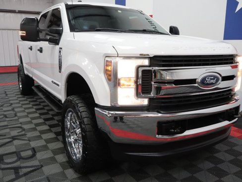 Used 2018 Ford F250 XL w/ Power Equipment Group AWD/4WD image 18