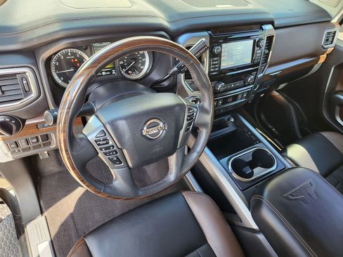 Used 2017 Nissan Titan Platinum Reserve image 9
