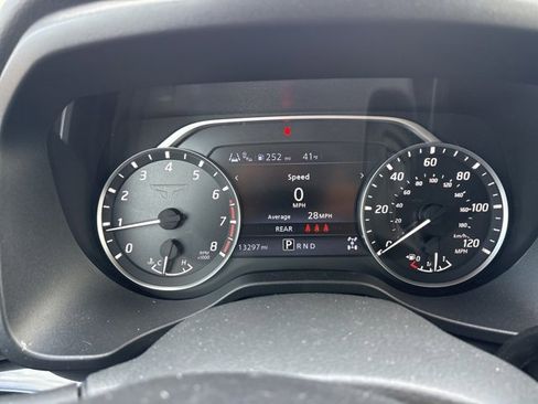 Certified 2024 Nissan Titan SV image 35