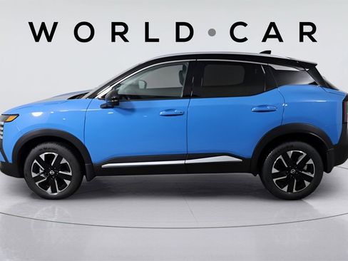 Used 2025 Nissan Kicks SR image 4