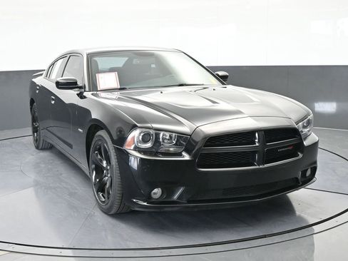 Used 2014 Dodge Charger R/T w/ Blacktop Package image 9