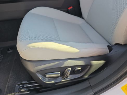 Used 2024 Toyota Prius Limited image 28