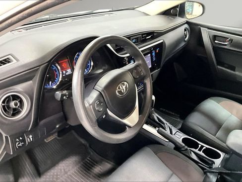 Used 2019 Toyota Corolla LE FWD image 17