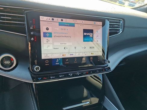 New 2025 Jeep Wagoneer L Series II w/ Convenience Group I image 3