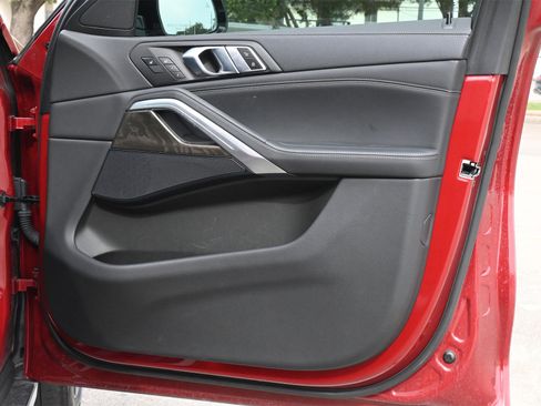 Used 2023 BMW X6 xDrive40i w/ Luxury Seating Package image 28