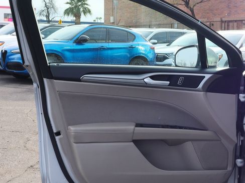 Used 2019 Ford Fusion SE image 32