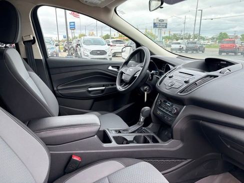 Used 2017 Ford Escape SE FWD image 10