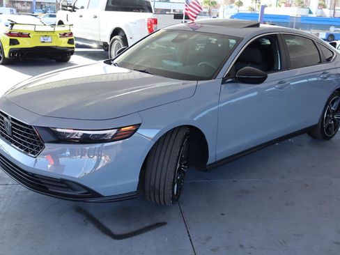 Used 2025 Honda Accord Sport image 9