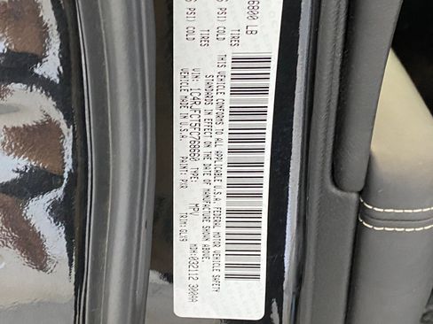 Used 2015 Jeep Grand Cherokee Overland w/ Advanced Technology Group image 22