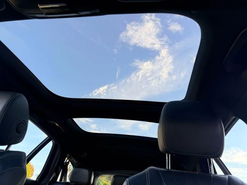 Used 2017 Mercedes-Benz E 400 4MATIC Wagon image 28