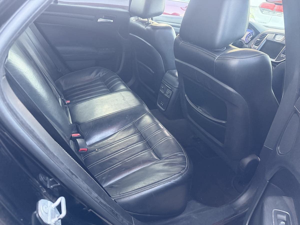 Used 2016 Chrysler 300 S w/ 300S Premium Group RWD image 5