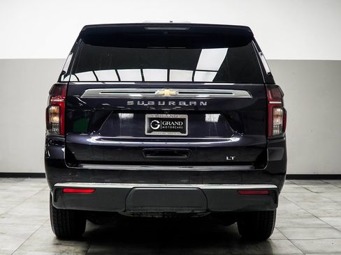 Used 2024 Chevrolet Suburban LT image 11