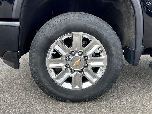 Used 2024 Chevrolet Silverado 2500 High Country w/ High Country Premium Package image 7