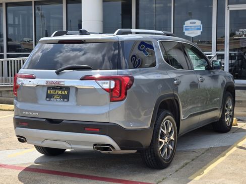 Used 2023 GMC Acadia SLE w/ Driver Convenience Package FWD image 4