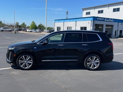 Used 2020 Cadillac XT6 Premium Luxury AWD/4WD image 2