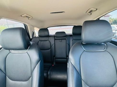 Used 2025 Genesis GV70 2.5T AWD/4WD image 8