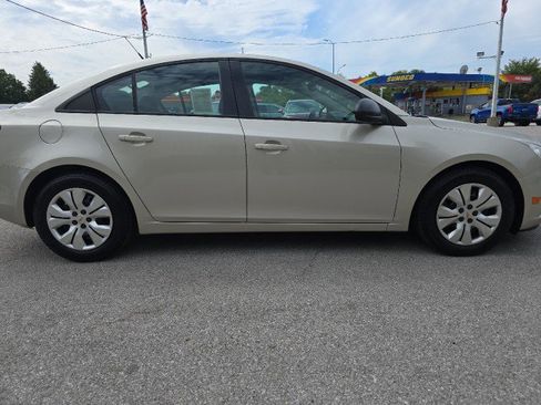 Used 2014 Chevrolet Cruze LS image 5