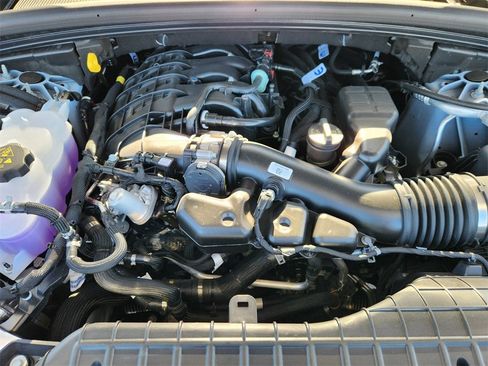 New 2025 Jeep Grand Cherokee Limited w/ Black Appearance Package image 21