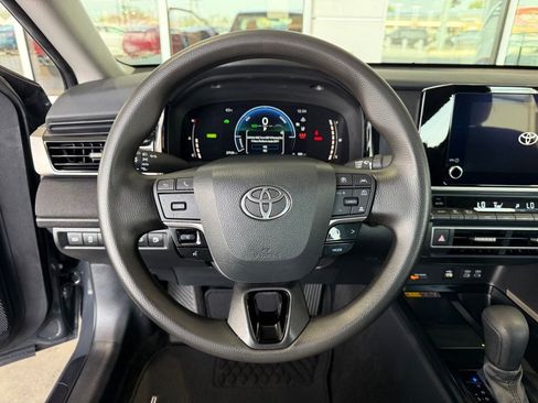Certified 2025 Toyota Camry LE image 21
