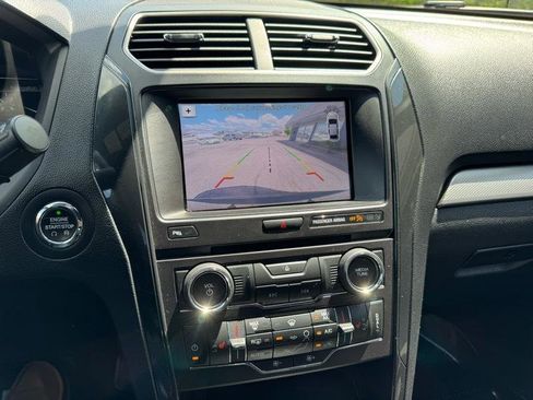 Used 2018 Ford Explorer XLT w/ Equipment Group 202A image 17