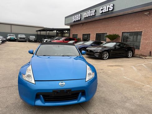 Used 2010 Nissan 370Z Touring image 8