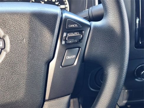 Used 2024 Nissan Frontier SV image 28
