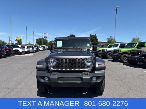 Used 2025 Jeep Wrangler Unlimited Sport AWD/4WD image 4
