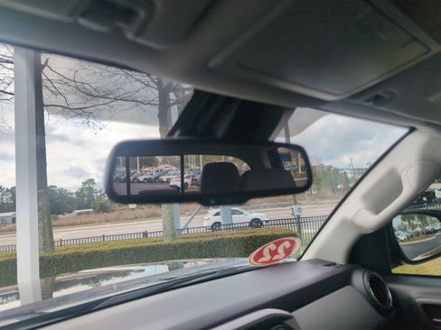 Certified 2022 Toyota Tacoma SR5 image 27