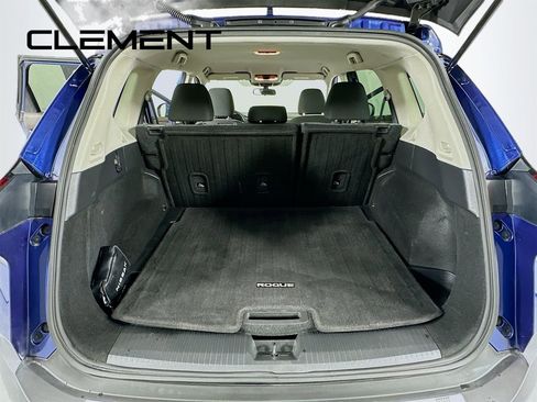 Used 2022 Nissan Rogue SV image 10
