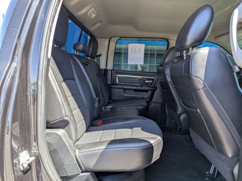 Used 2018 RAM 2500 Big Horn w/ Sport Appearance Group AWD/4WD image 38