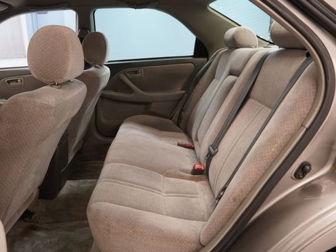 Used 2000 Toyota Camry LE FWD image 23