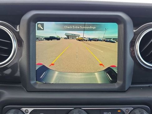 Used 2022 Jeep Gladiator Rubicon w/ LED Lighting Group AWD/4WD image 26