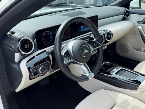 Used 2025 Mercedes-Benz CLA 250 image 14