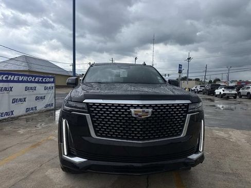 Used 2021 Cadillac Escalade Premium Luxury RWD image 4