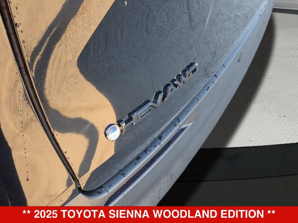 Used 2025 Toyota Sienna XLE Woodland Edition AWD/4WD image 12