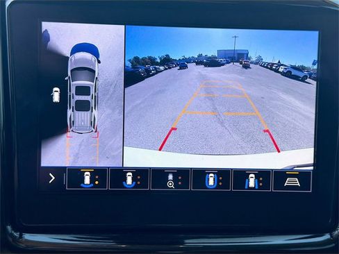 Used 2021 Chevrolet Traverse RS image 34