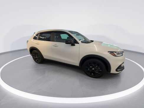 Used 2025 Honda HR-V Sport image 8