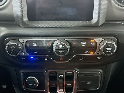 Used 2023 Jeep Wrangler Unlimited w/ Sun & Screen Package AWD/4WD image 23