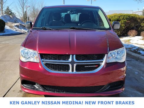 Used 2018 Dodge Grand Caravan SE w/ UConnect Hands-Free Group image 8