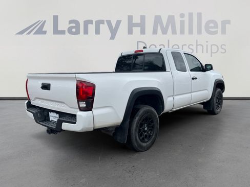 Used 2019 Toyota Tacoma SR image 5