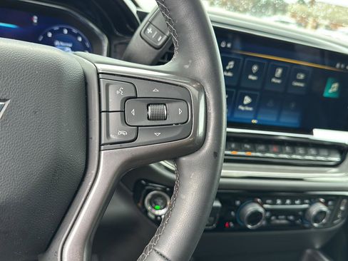 Used 2024 Chevrolet Silverado 2500 ZR2 w/ Technology Package image 19