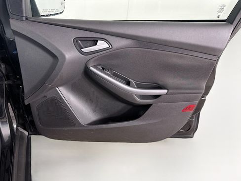 Used 2014 Ford Focus Titanium FWD image 33
