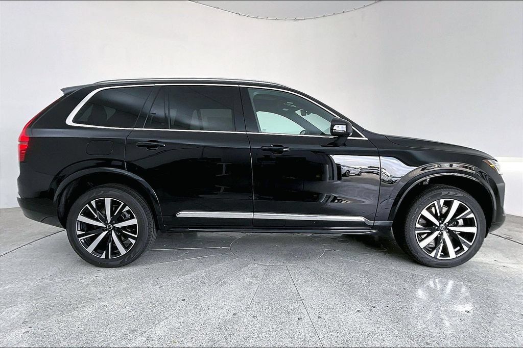New 2026 Volvo XC90 T8 Core w/ Protection Package Premier AWD/4WD image 10