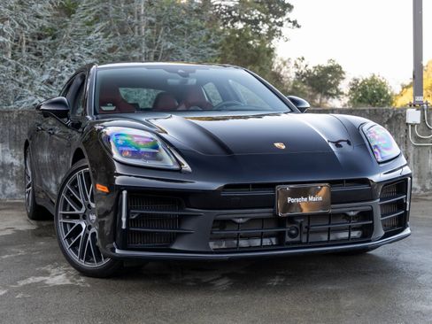 Certified 2024 Porsche Panamera image 9