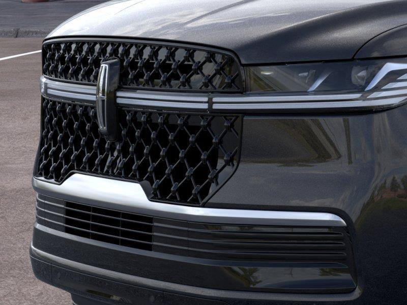 New 2025 Lincoln Navigator Reserve w/ Jet Appearance Package AWD/4WD image 17