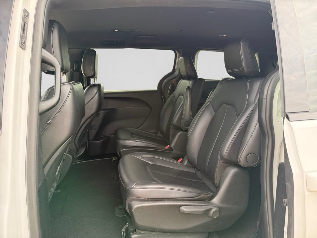 Used 2024 Chrysler Pacifica Limited FWD image 37
