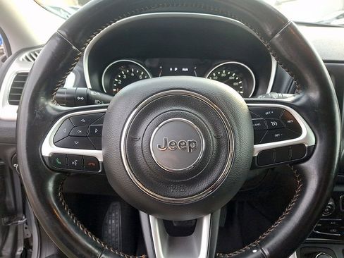 Used 2020 Jeep Compass Latitude image 18