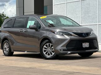 Certified 2022 Toyota Sienna XLE FWD video 2