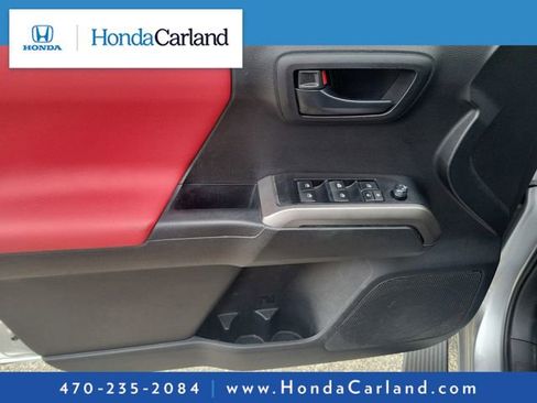 Used 2022 Toyota Tacoma SR5 w/ Technology Package image 8