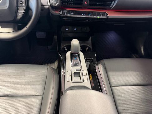 Used 2024 Toyota Prius Prime SE image 30